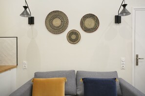 Interior - Charon 6 - One Bedroom Apartment, Sleeps 4 (Paris)