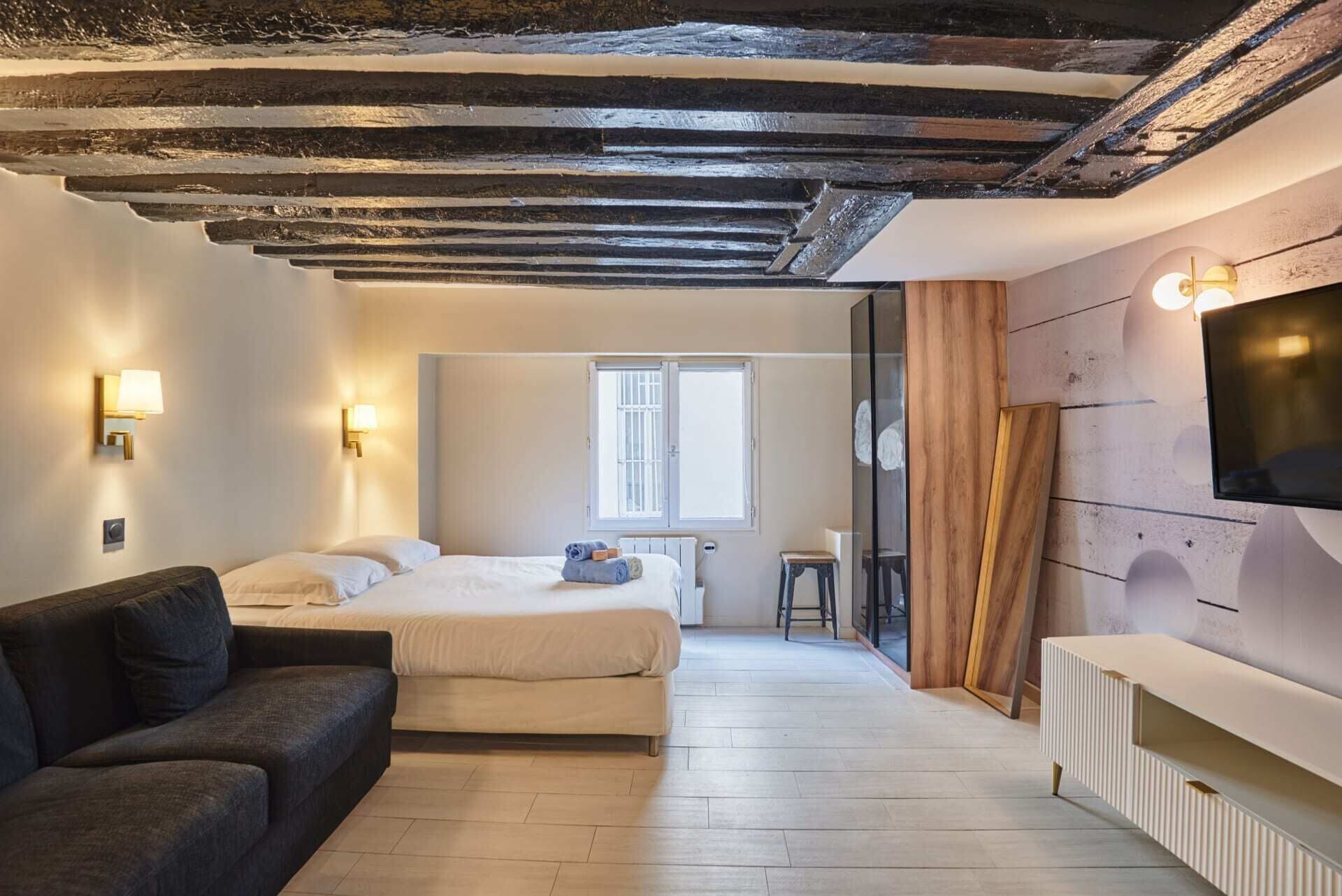 Schreibtisch, Bügeleisen/Bügelbrett, kostenloses WLAN