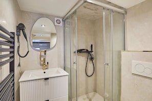 Dusche, Haartrockner