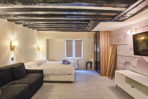 Desk, iron/ironing board, free WiFi