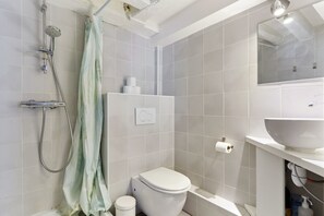 Regadera y secadora de cabello 