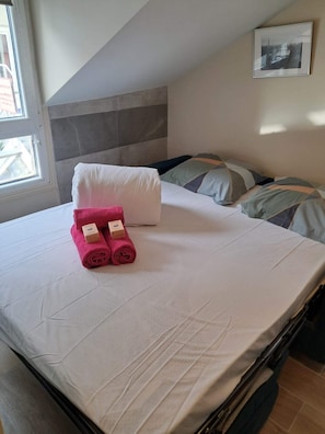 Iron/ironing board, free WiFi