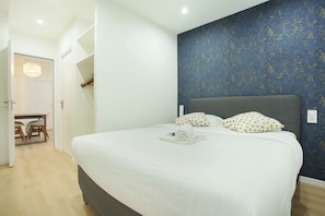 2 Schlafzimmer, Schreibtisch, BĂŒgeleisen/BĂŒgelbrett, kostenloses WLAN