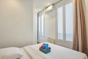 1 bedroom, free WiFi - Meslay 5 - Studio Apartment, Sleeps 2 (Paris)