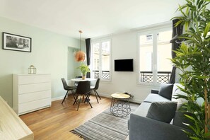 Living area - Meslay 9 - One Bedroom Apartment, Sleeps 4 (Paris)