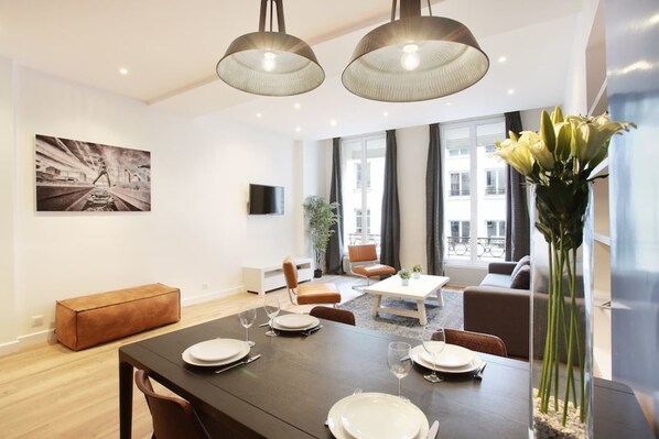 Interior - St Denis 3 - One Bedroom Apartment, Sleeps 4 (Paris)