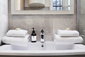 Een douche, een haardroger