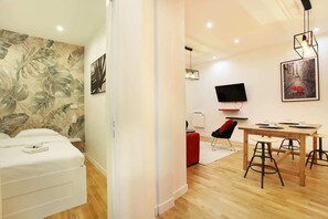 1 habitación, tabla de planchar con plancha y wifi gratis 