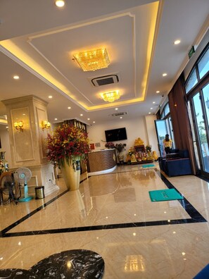 Lobby - ViNH KHANG HA LONG HOTEL (Ha Long)