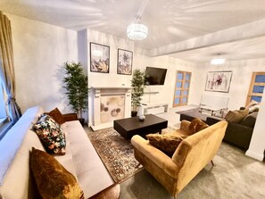 Grand Villa | Living area