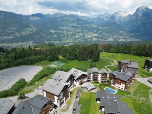 Exterior - Spacious Ski-In/Ski-Out Apartment Near Children's Area - Sleeps 8 (Morillon 1100)