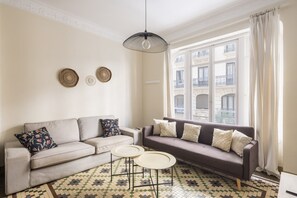 Family Apartment, 2 Bathrooms, City View | Living area | Flat-screen TV - Macflats Ayuntamiento (Valencia)