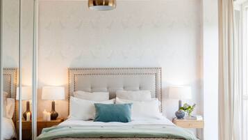 7 bedrooms, iron/ironing board, WiFi, bed sheets