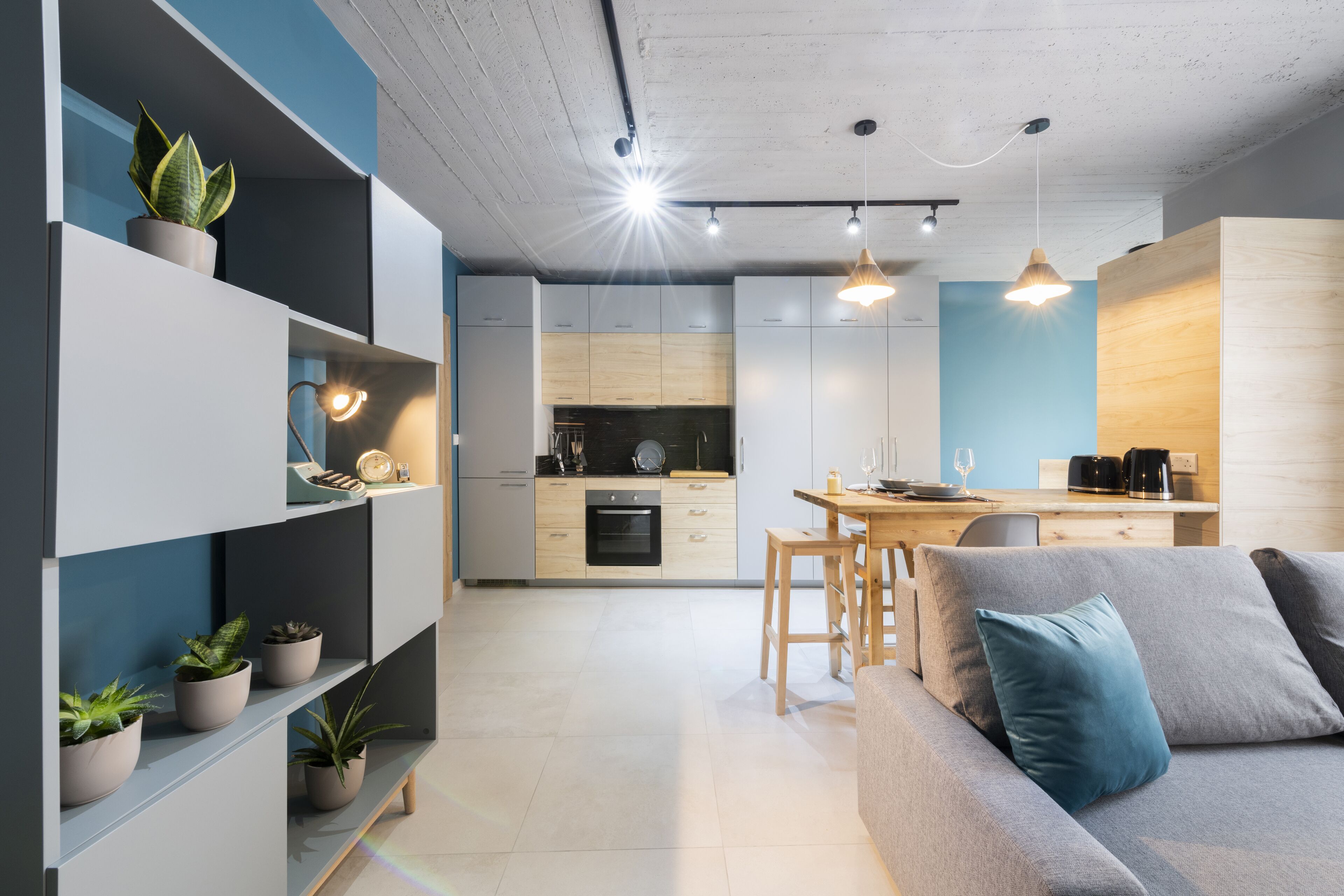 Design Studio Suite, Kitchen, Courtyard View | Private kitchen | Full-sized fridge, oven, stovetop, espresso maker