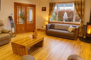 Basic House | Living area - Gleann Fia House (Arrochar)