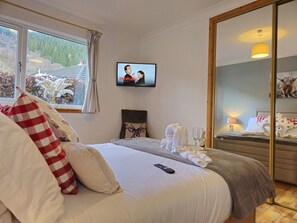 基本單棟房屋 | 4 間睡房、高級寢具、免費 Wi-Fi、床單