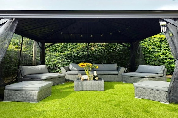 Casa Basic | 4 camere, biancheria da letto di alta qualità, Wi-Fi gratuito, lenzuola