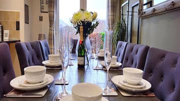 Casa básica | Comedor