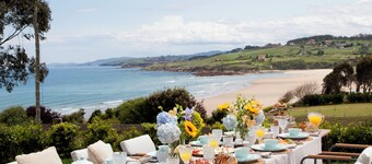 Wishome- Unique private villa in Oyambre beach. Private heated swimming pool.