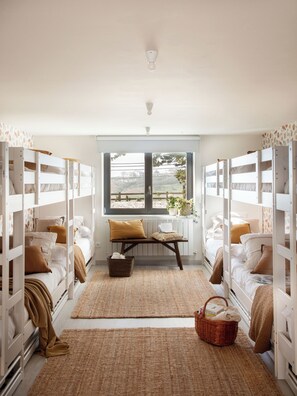7 bedrooms, WiFi