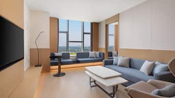 Premium Suite, 1 Bedroom | 1 bedroom, desk, laptop workspace, soundproofing