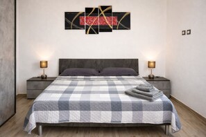 2 bedrooms, travel cot, free WiFi, bed sheets - [Just steps from the beach]Cozy new home with veranda and garden in San Giovanni (Posada)