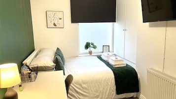 Rumah, Beberapa Tempat Tidur | 6 kamar tidur, setrika/meja setrika, Wi-Fi gratis, dan seprai linen