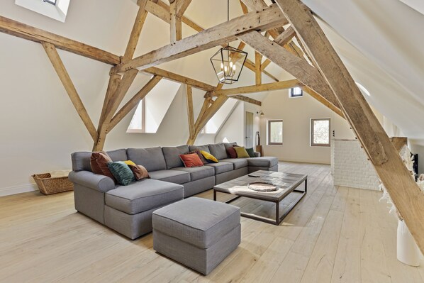 Smart TV, ping pong, books