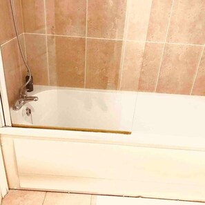 House | Bathroom - 3-bed House in Armagh City (Armagh)