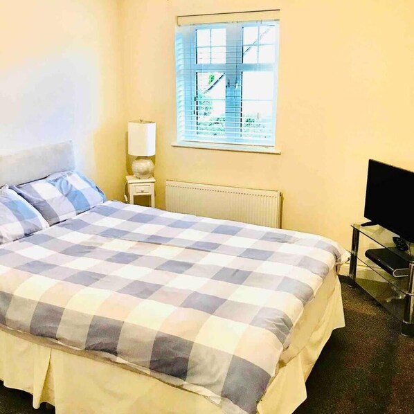 House | 3 bedrooms, iron/ironing board, free WiFi, bed sheets