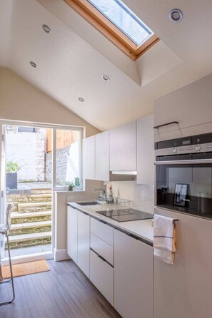 Basic-Apartment, 2 Doppelbetten | Eigene Küche | Kühlschrank, Mikrowelle, Ofen, Herdplatte