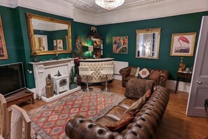 Basic Apartment, 1 King Bed | Living room | TV - Stylish 1 Bedroom Apartment in the Heart of Brighton (Brighton)