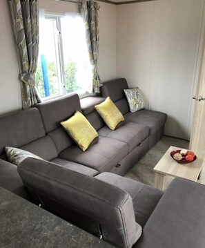 Living room - 3 Bedroom Holiday Rental Ingoldmells Skegness (Skegness)
