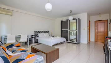 Studio | Iron/ironing board, free WiFi, bed sheets