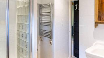 House, Multiple Beds | Bathroom | Shower, towels, soap