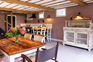 House, Multiple Beds | Private kitchen | Fridge, microwave, oven, stovetop