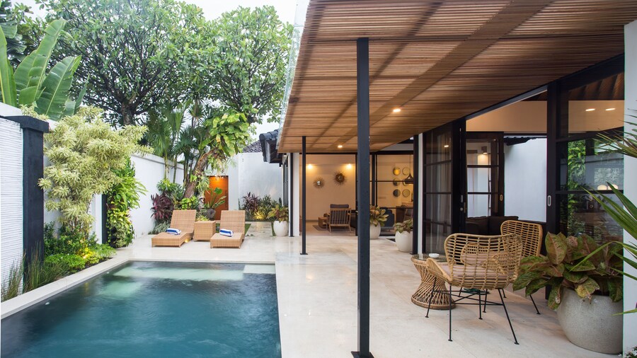 The Kons Villa Bali Seminyak