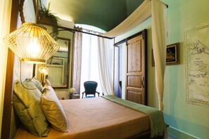 WiFi, bed sheets