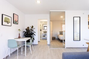 1 makuuhuone, silitysrauta/-lauta, vauvan matkasänky, ilmainen Wi-Fi