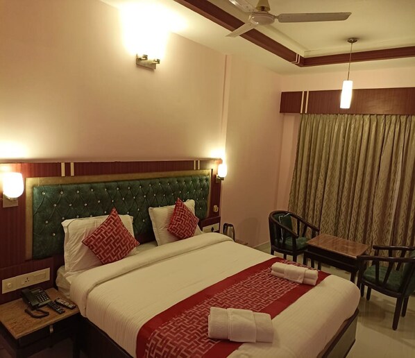 Deluxe Room - Daffodil Inn (Kilvelur)