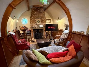 Interior - Pod Hollow (West Stow)