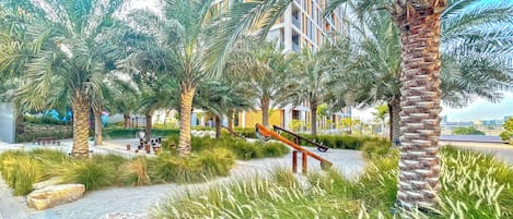 儿童活动区 - 室外