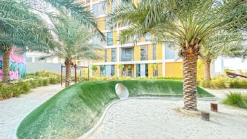 Tempat bermain anak - outdoor