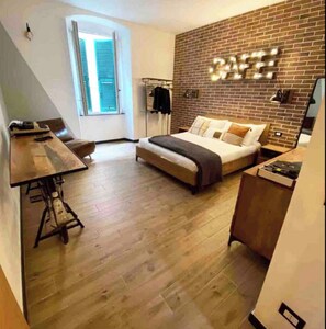 2 bedrooms, desk, soundproofing, iron/ironing board
