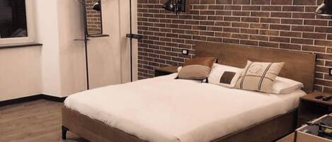 2 bedrooms, desk, soundproofing, iron/ironing board