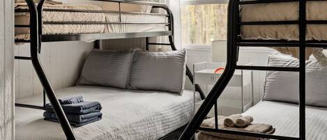 2 chambres, fer et planche à repasser, lit parapluie, Wi-Fi gratuit