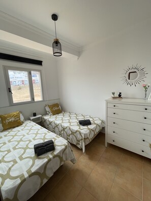 2 bedrooms, iron/ironing board, travel cot, free WiFi