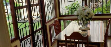 تناول الطعام