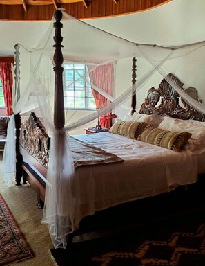 3 chambres, coffre-fort, bureau, fer et planche à repasser