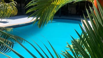 Standard Studio, Multiple Beds, Non Smoking, Garden View | Bathroom | Shower, hydromassage showerhead, towels, soap